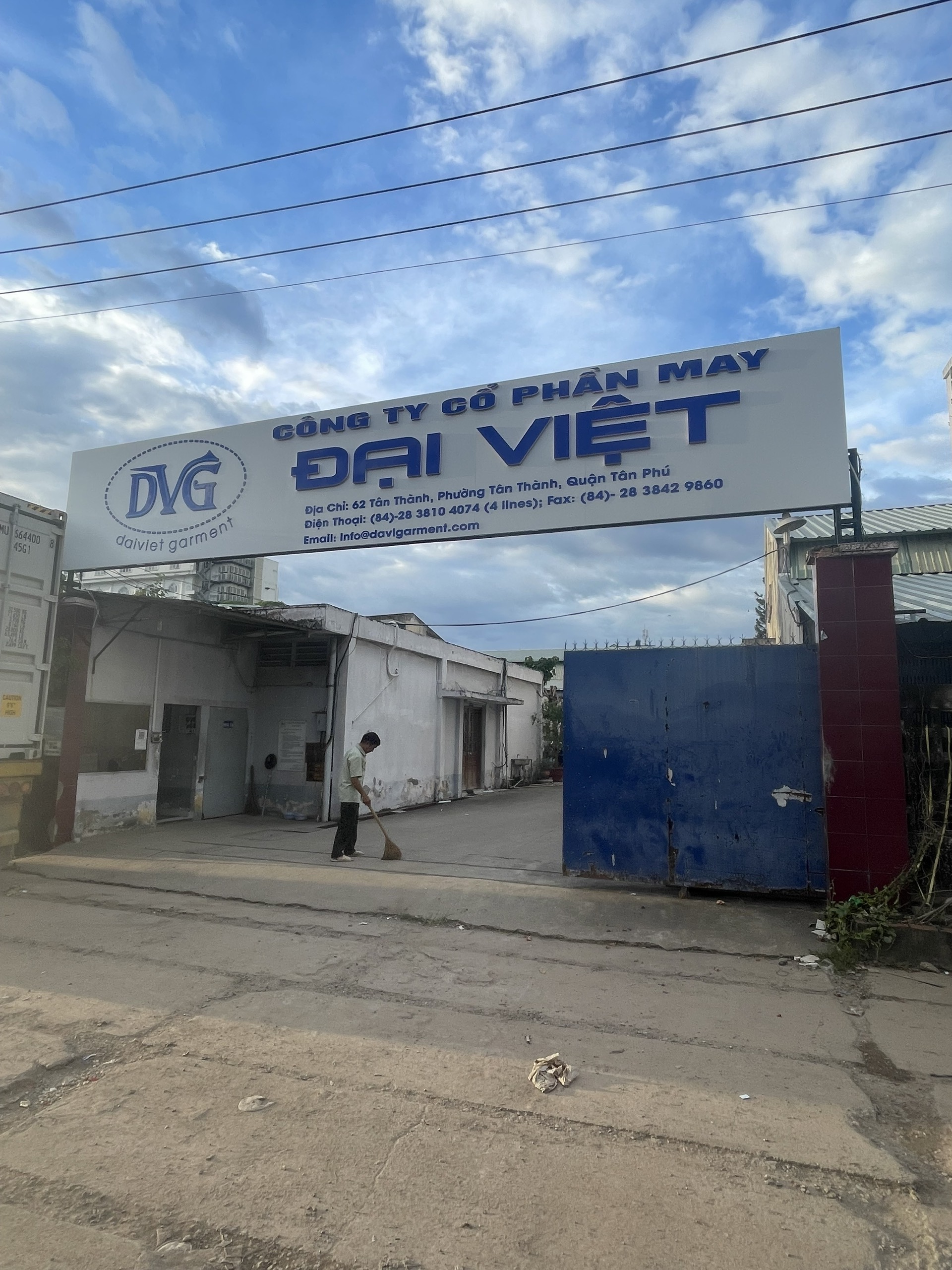 bảng hiệu công ty