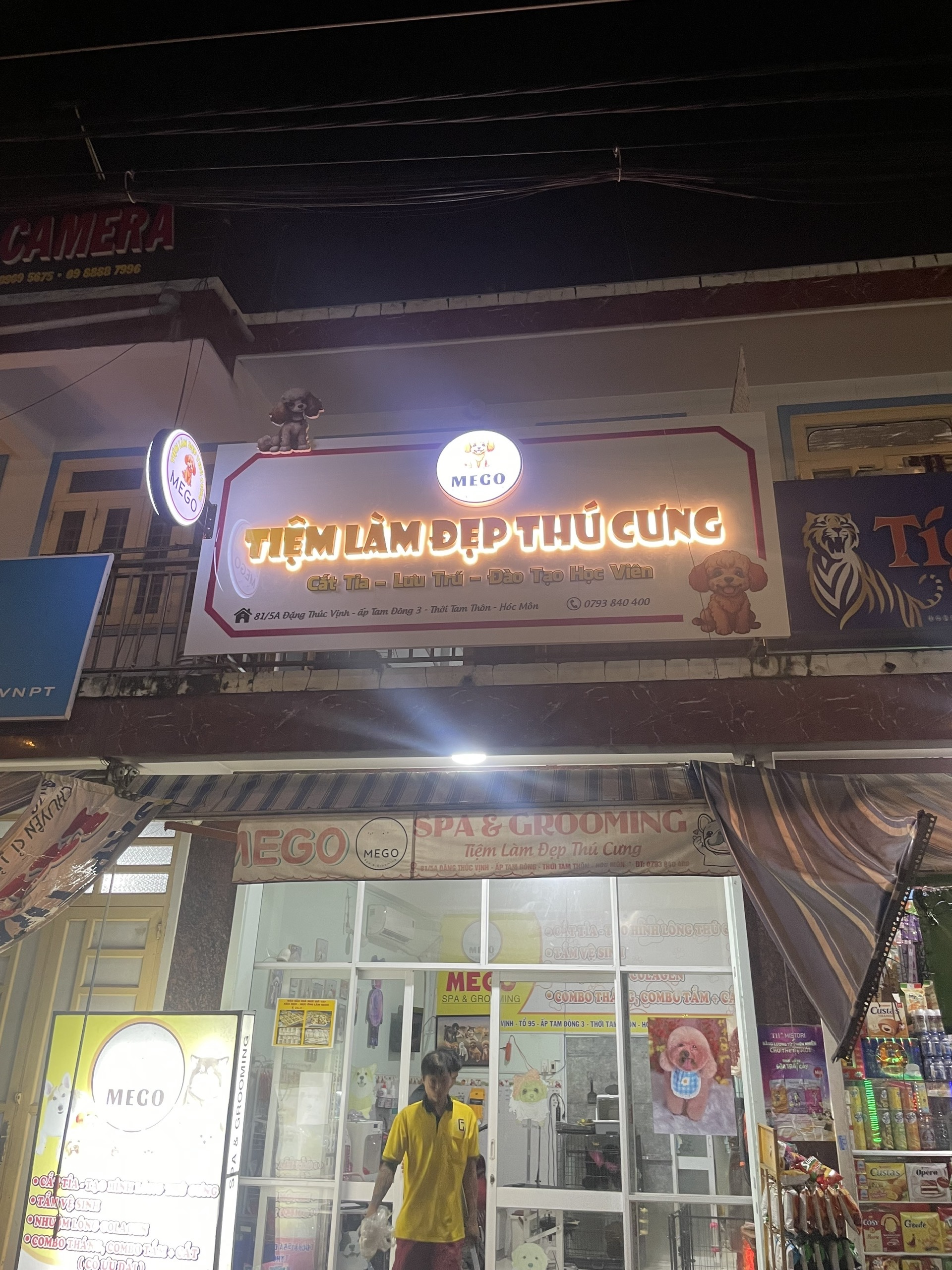 bảng hiệu cửa hàng pet shop