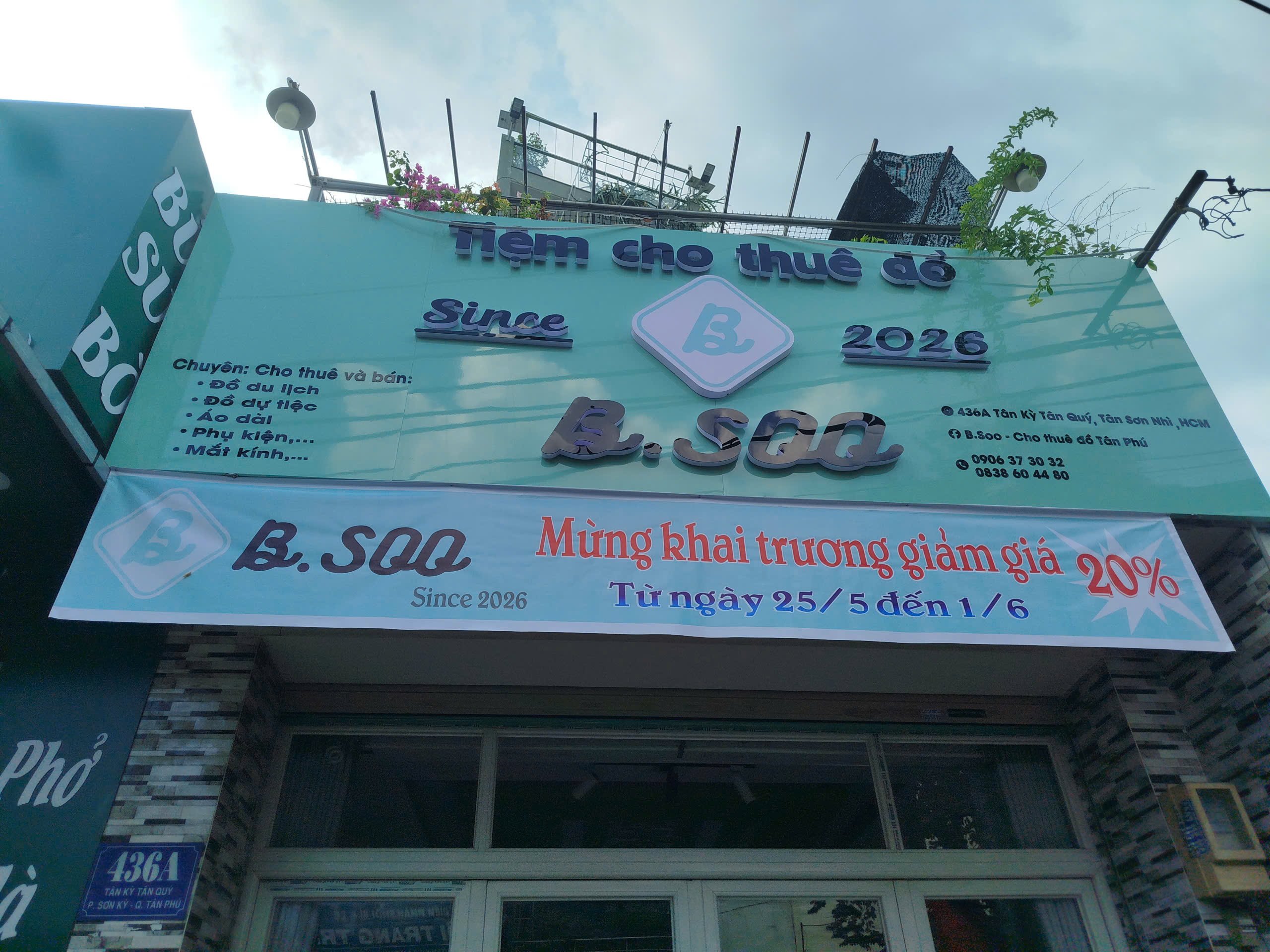 bảng hiệu cửa hàng quần áo
