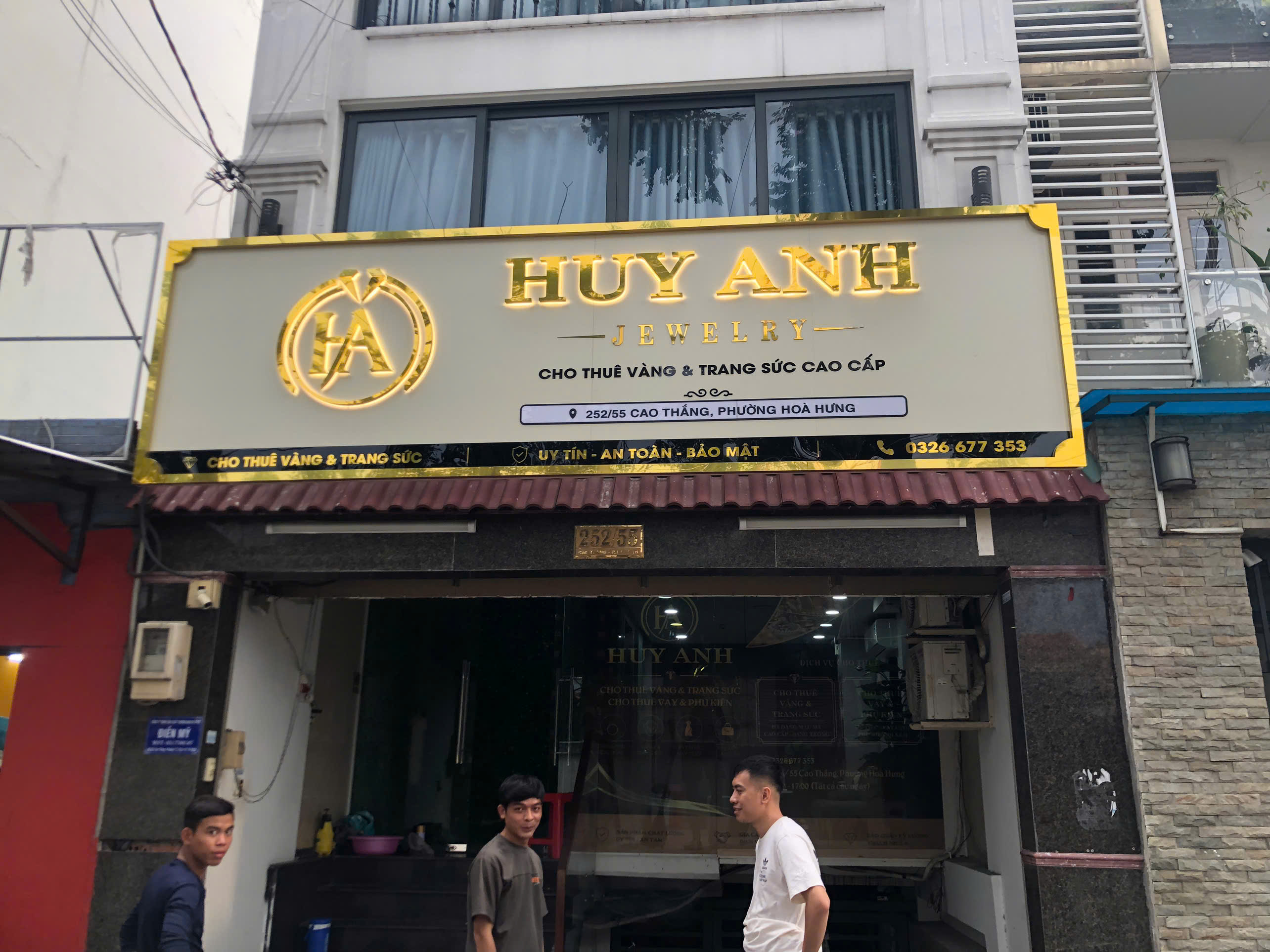 bảng hiệu tiệm vàng
