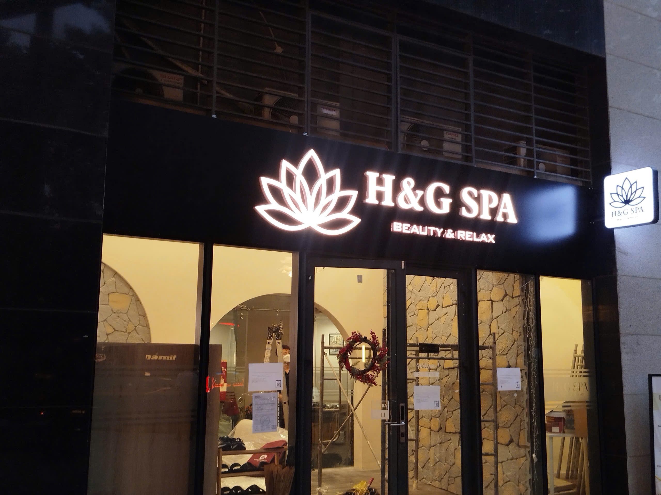 bảng hiệu spa