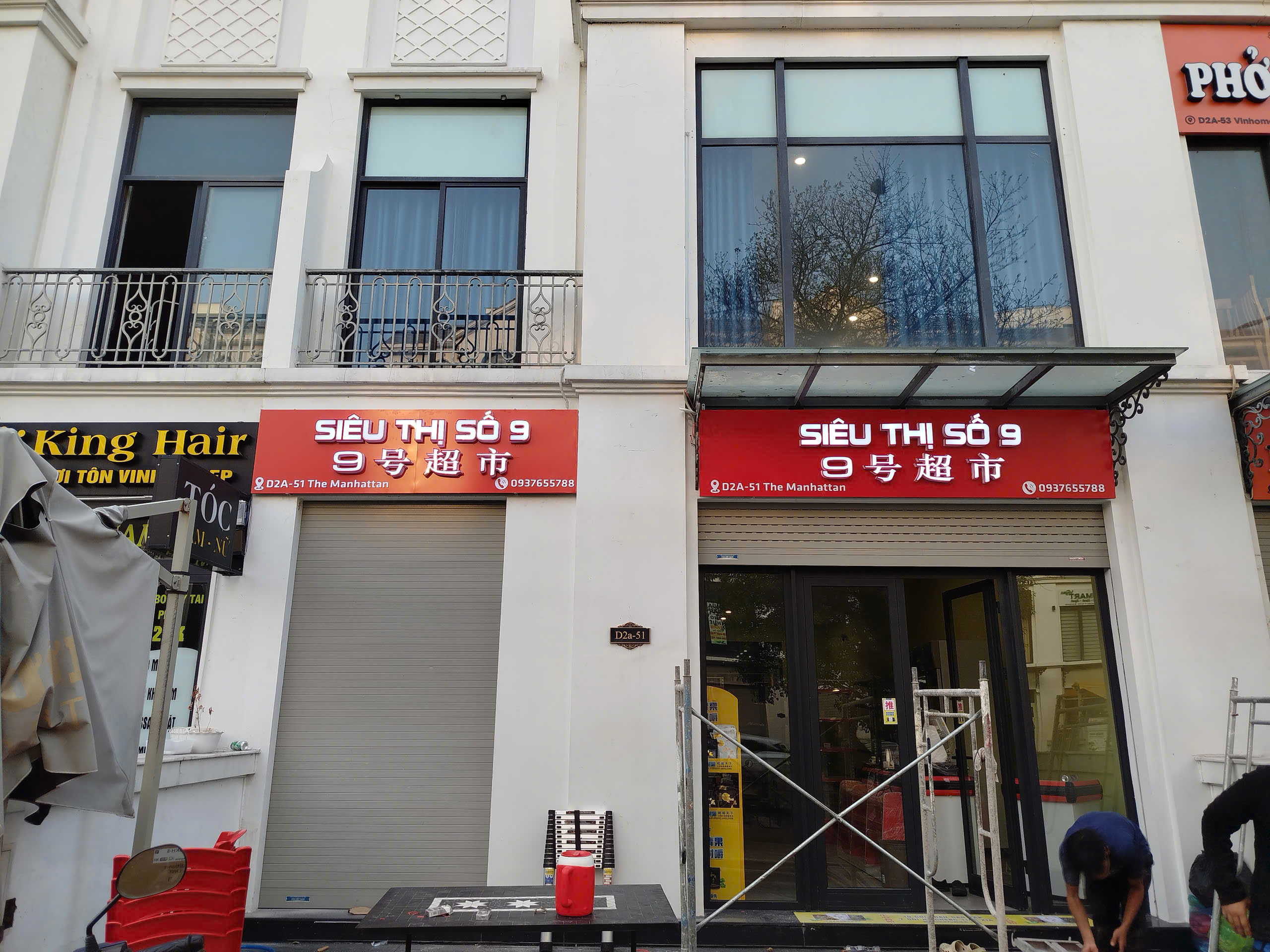 bảng hiệu cửa hàng tiện lợi